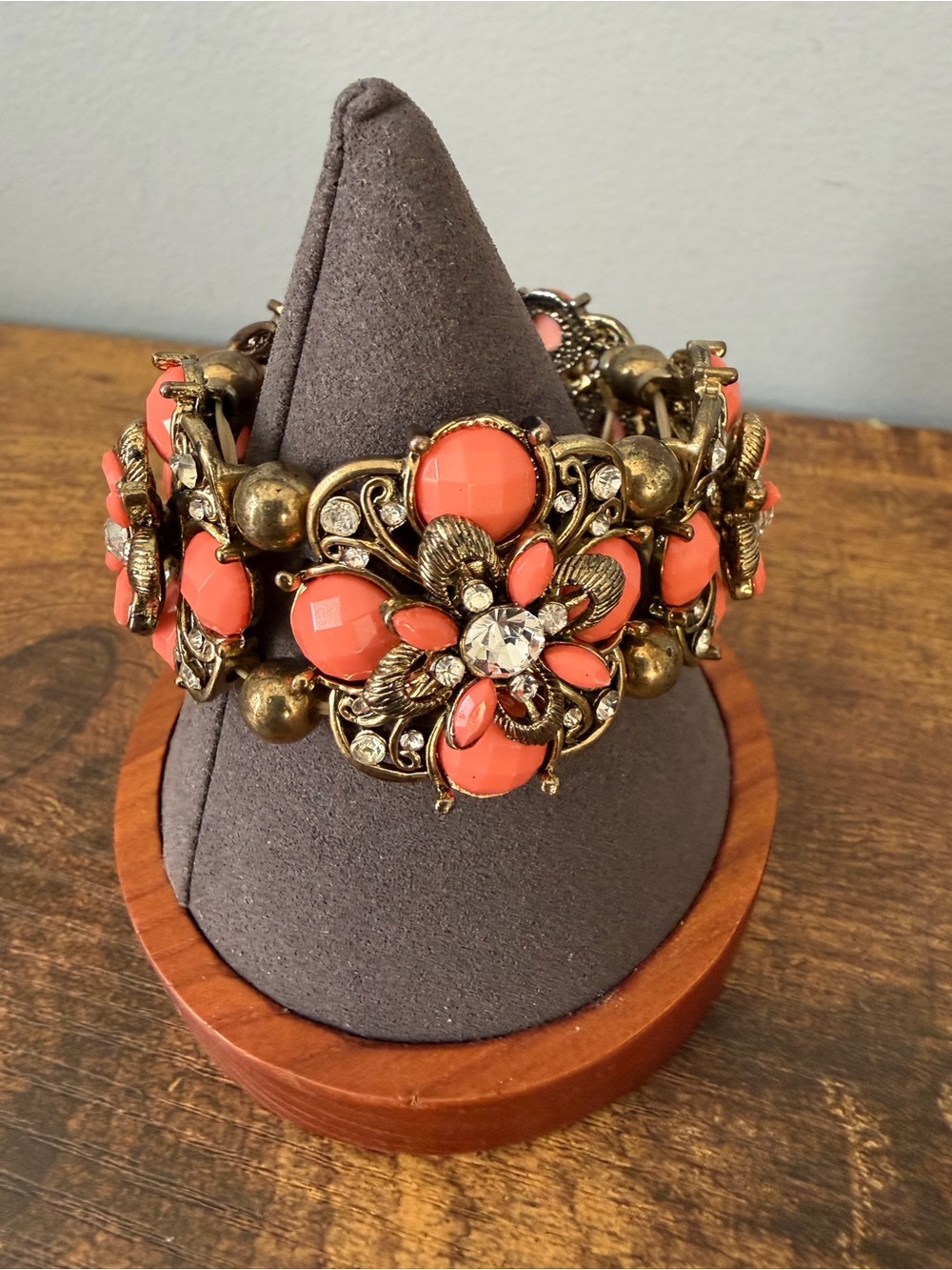Victorian Revival Coral Floral Stretch Bracelet‎ Rhinestone Antiqued Gold Chunky
